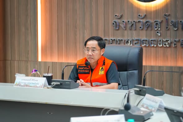 ผู้ว่าฯ สุโขทัย เข้าร่วมการประชุมการติดตามสถานการณ์อุทกภัยในพื้นที่ภาคเหนือและภาคตะวันออกเฉียงเหนือ เพื่อรับมอบนโยบายจากนายกรัฐมนตรี (ผ่านระบบออนไลน์)